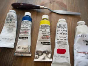 Materiales básicos para empezar con pinturas al óleo fáciles